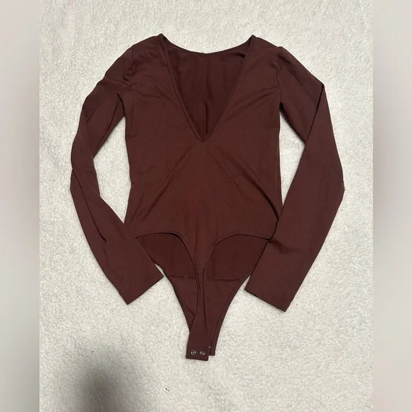 Abercrombie soft af seamless long sleeve bodysuit with open back - Picture 3 of 4